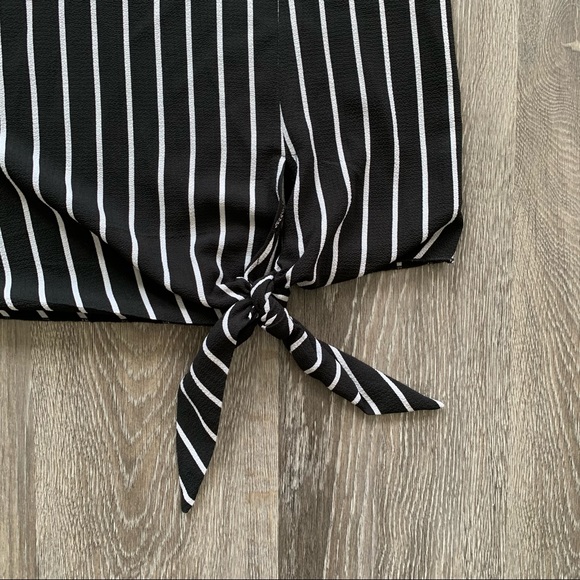 Striped blouse with tie - Picture 4 of 5
